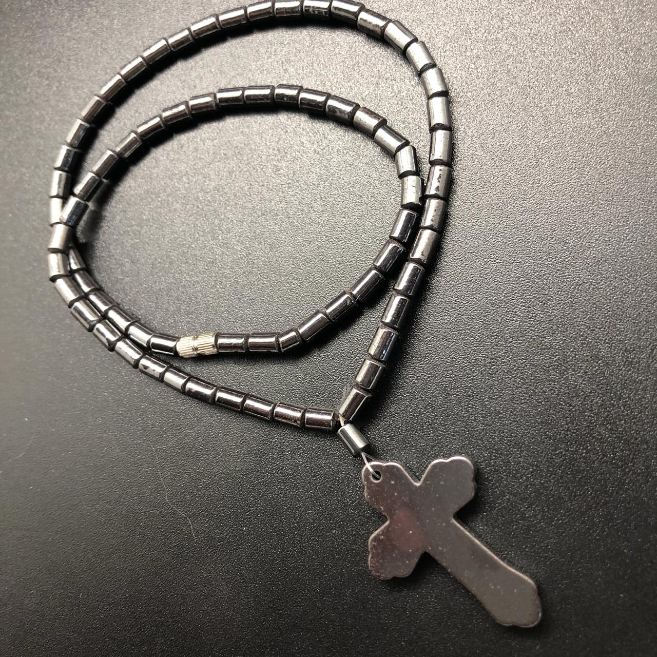 картинка Ожерелье с подвеской Крест из Гематита 02 от магазина El Corazon