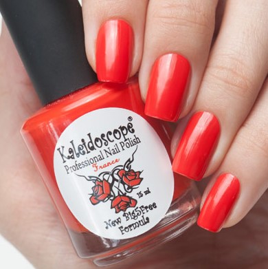картинка Kaleidoscope Лак для ногтей "Красотека" №Kr-04 Девушка в красном 15 мл от магазина El Corazon