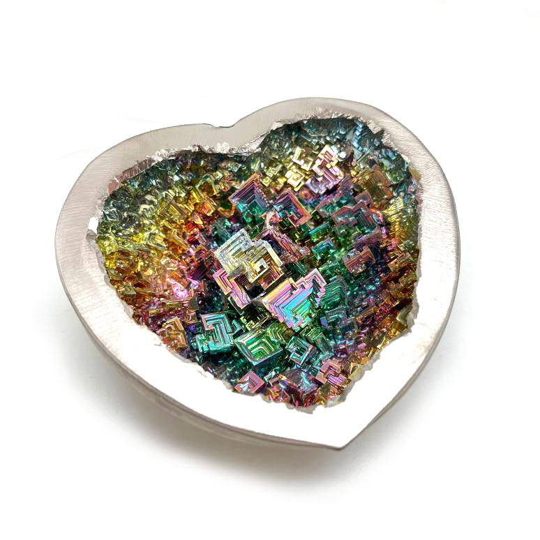 картинка Металлическая чаша в виде сердца с разноцветными кристаллами висмута внутри  CRVi24 от магазина El Corazon