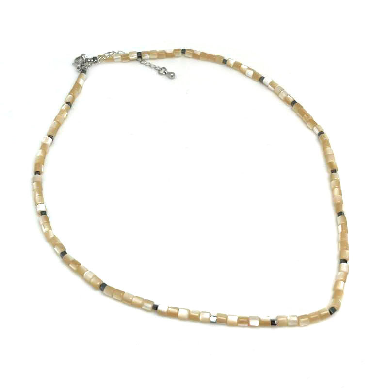 картинка Ожерелье из плоских бусин Перламутра и квадратных бусин гематита 40 см NL205 от магазина El Corazon