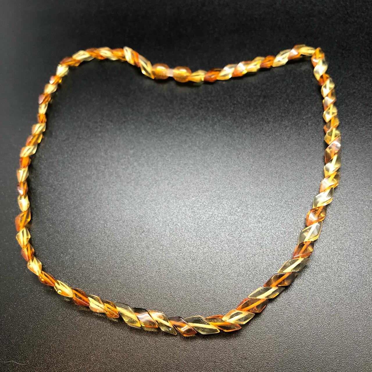 картинка Ожерелье 1 из светлого натурального янтаря, 42 см от магазина El Corazon