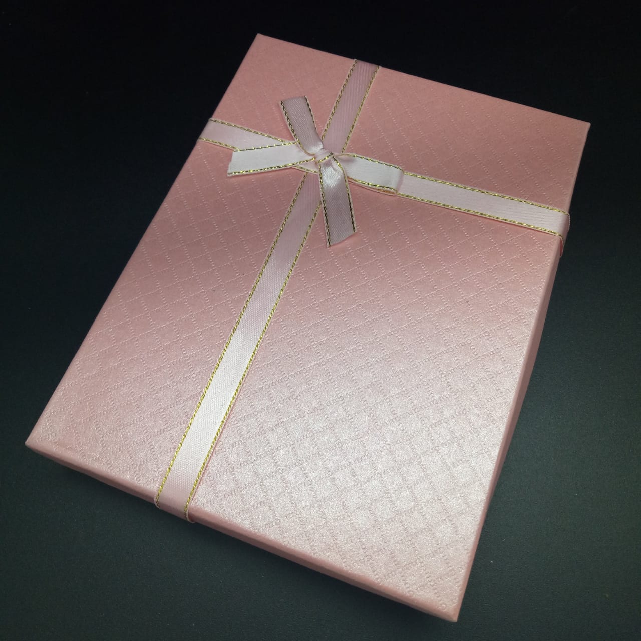 картинка Коробочка 16х12х3 розовая от магазина El Corazon