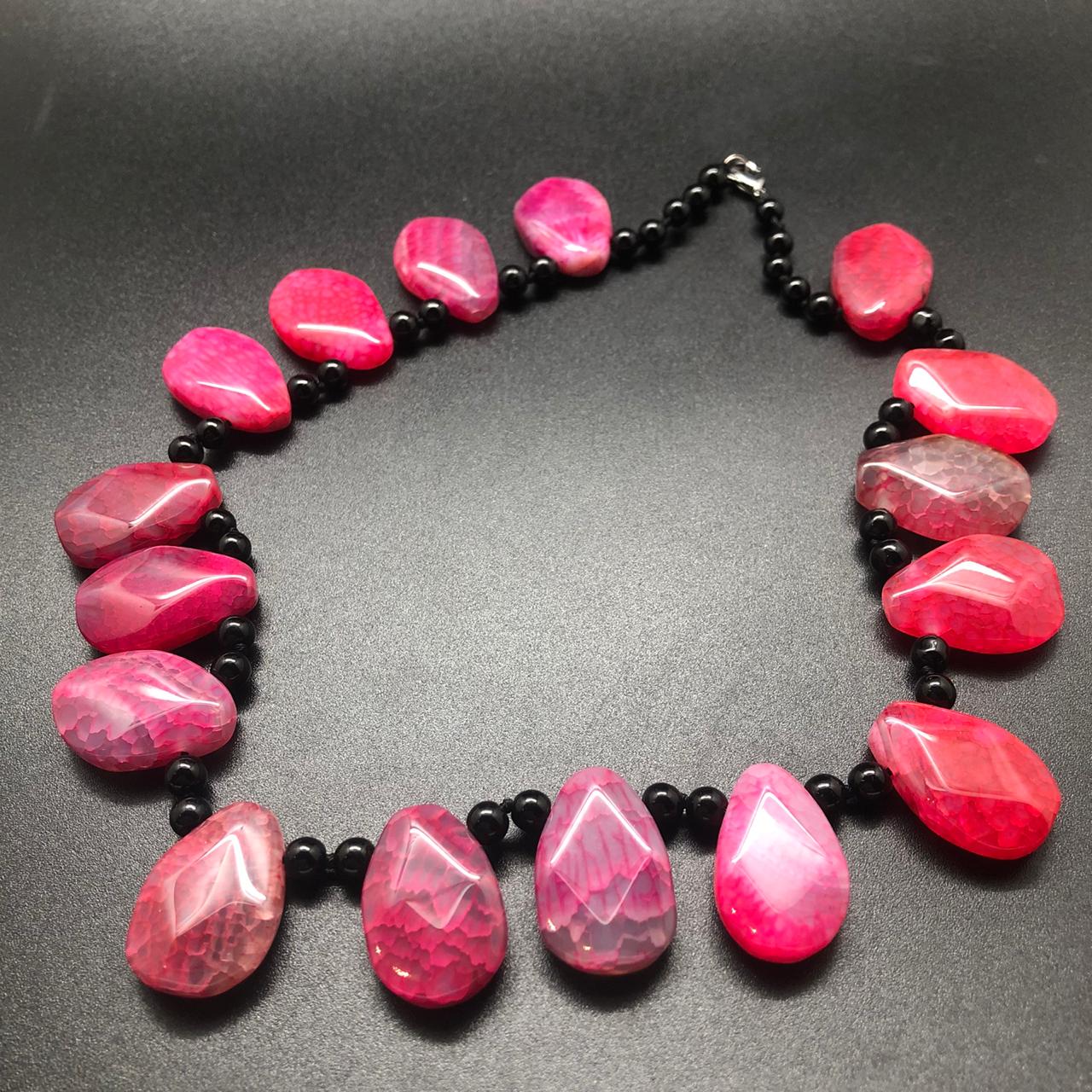 картинка Ожерелье из черного и розового Агата  от магазина El Corazon