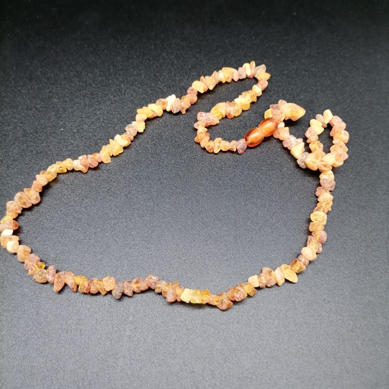 картинка Ожерелье 52 см из лечебного нешлифованного янтаря 01 от магазина El Corazon