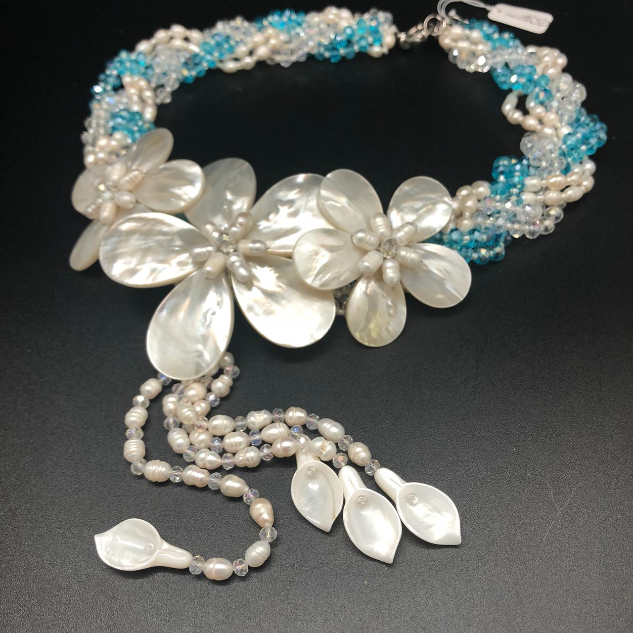 картинка Ожерелье Цветы Перламутр, жемчуг и бисер  от магазина El Corazon