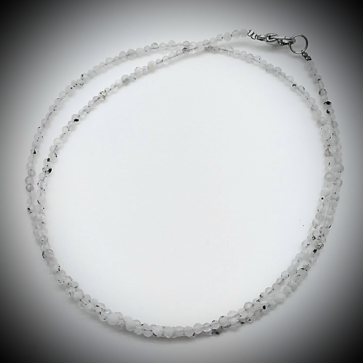 картинка Ожерелье - нитка 45 см из  Лунного камня  NL41 от магазина El Corazon