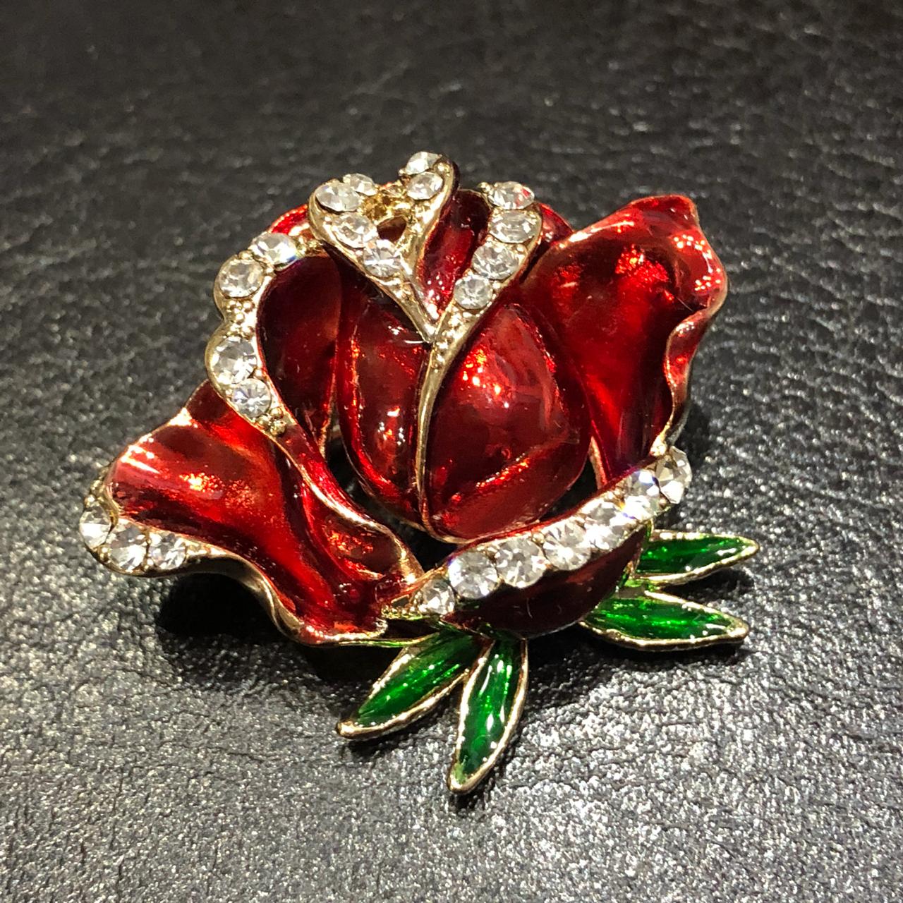 картинка Брошь красная Роза 3 см от магазина El Corazon