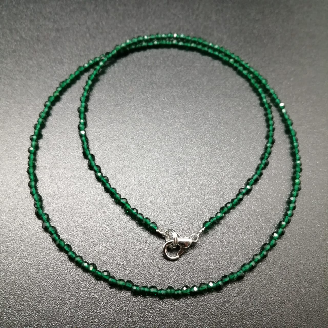 картинка Ожерелье - нитка 45 см из зеленой Шпинели ШП400-24 от магазина El Corazon