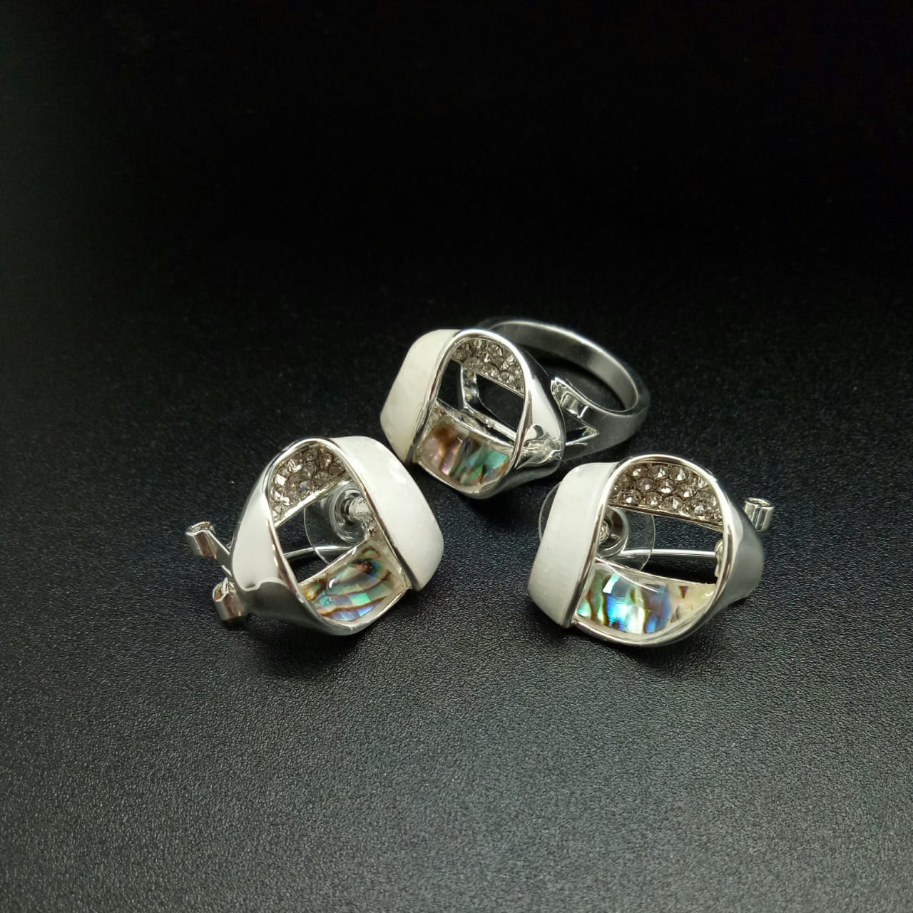 картинка Комплект серьги и кольцо из ювелирного металла R811449E-001 от магазина El Corazon