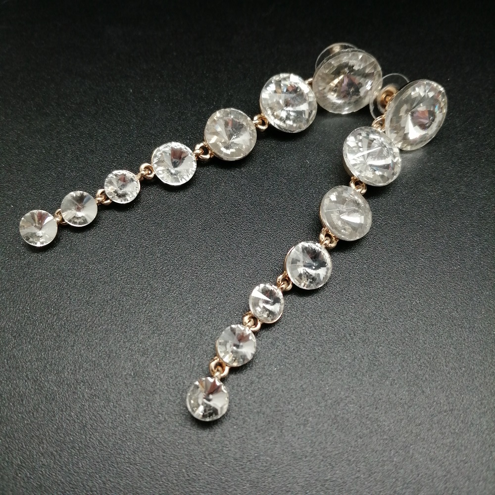 картинка Серьги с прозрачными кристаллами из ювелирного метала от магазина El Corazon