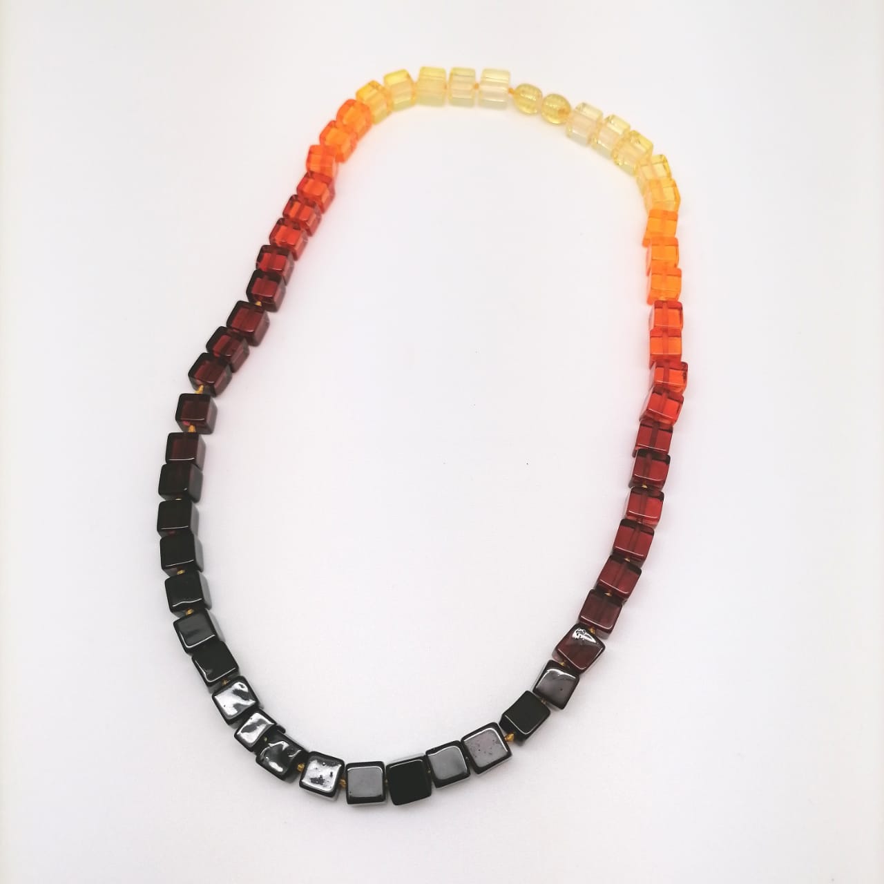 картинка Ожерелье из квадратных бусин янтаря 46 см от магазина El Corazon