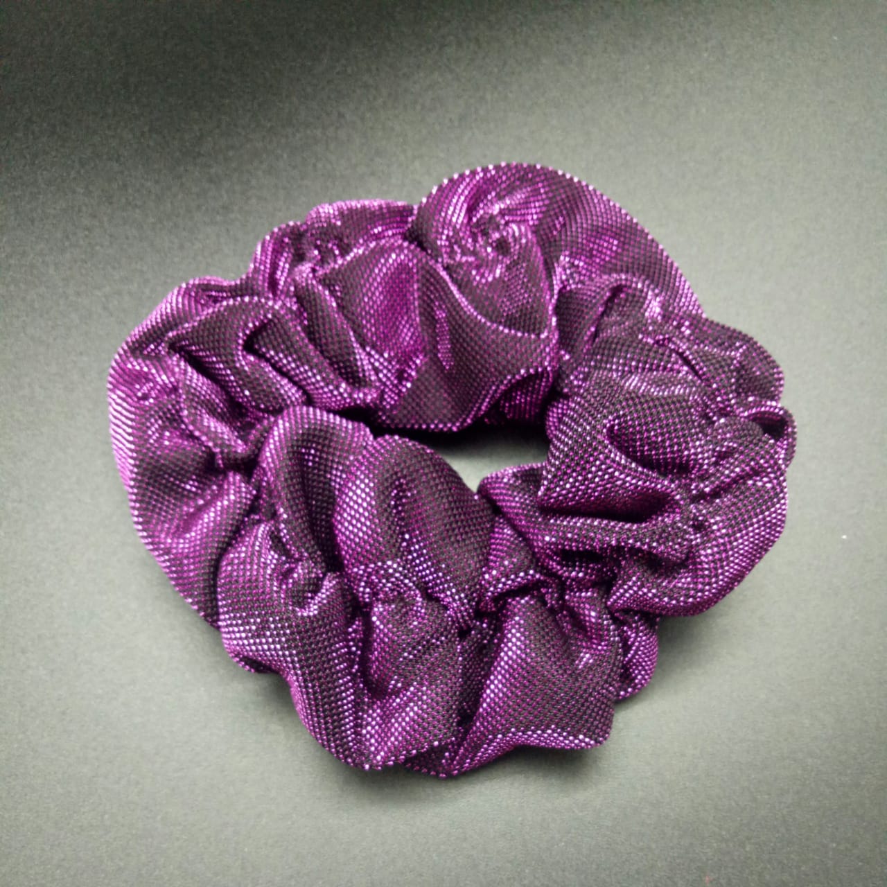 картинка Резинка для волос из велюра, фиолетовая от магазина El Corazon