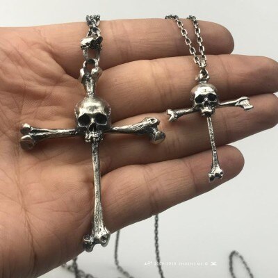 картинка Подвеска Крест с черепом большой, цвета серебра от магазина El Corazon