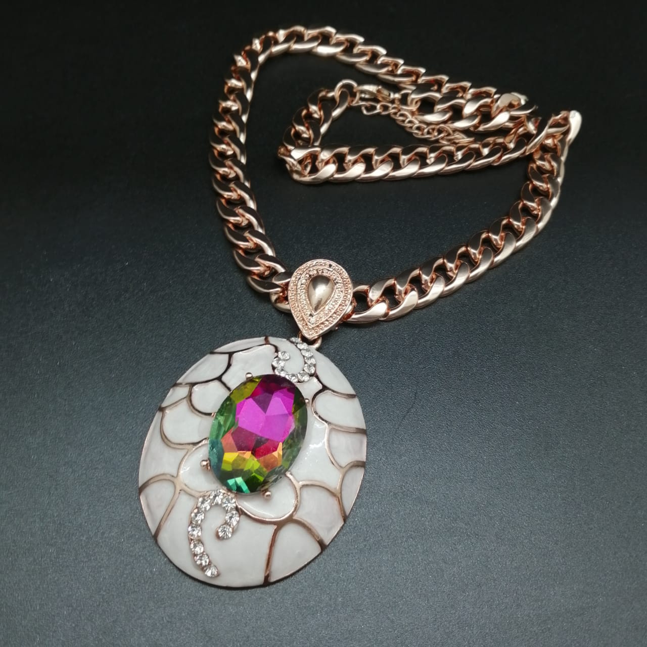 картинка Ожерелье из ювелирного металла, кристалла и страз, multi от магазина El Corazon