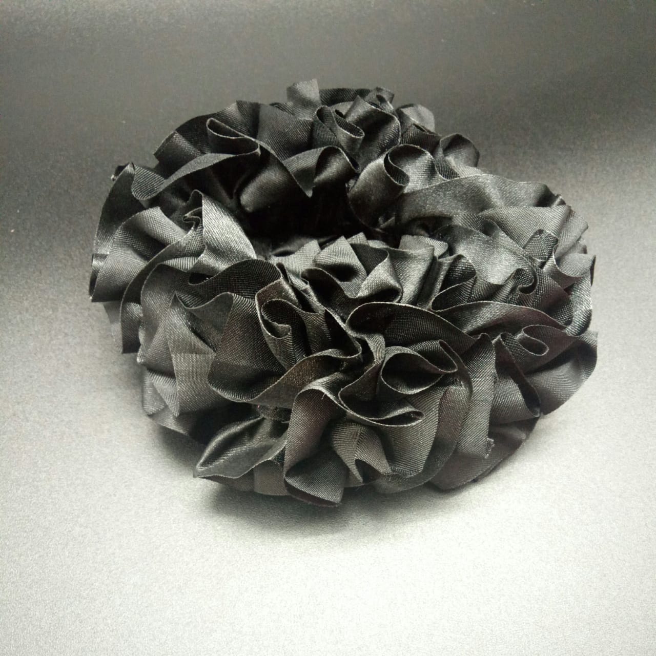 картинка Резинки для волос из атласных лент, черная от магазина El Corazon