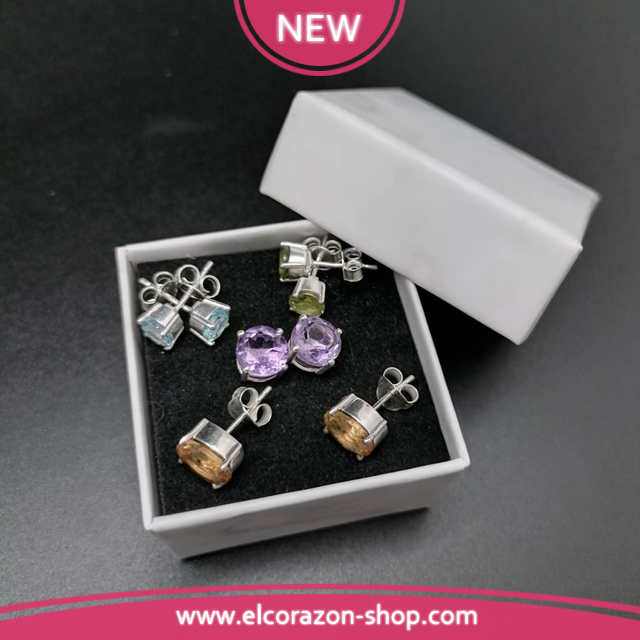 New fashionable earrings - studs made of silver and natural stones!﻿